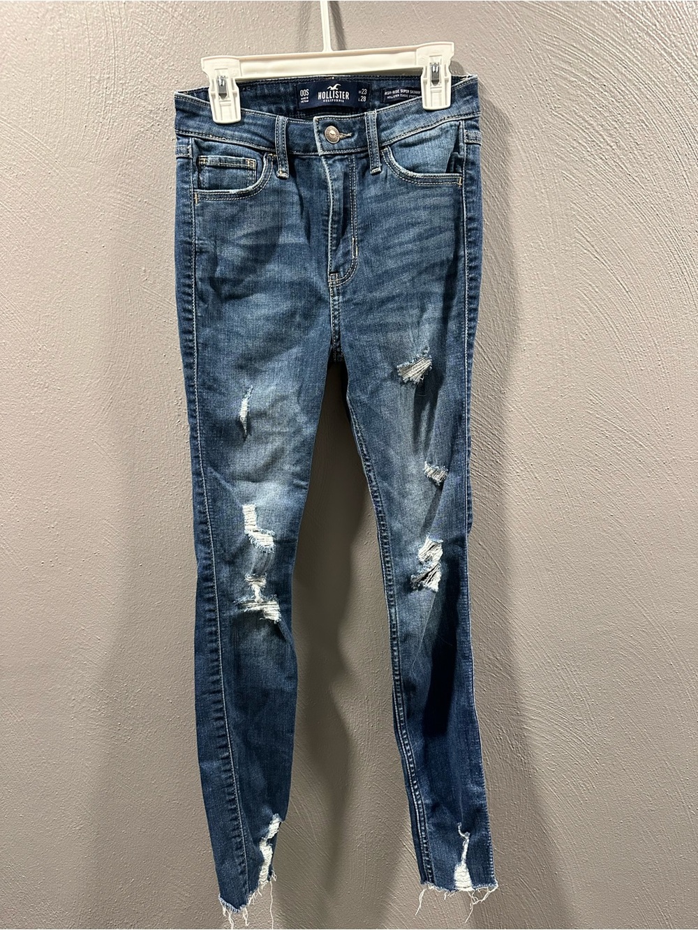 Hollister Women's Ripped Dark Blue Skinny Jeans